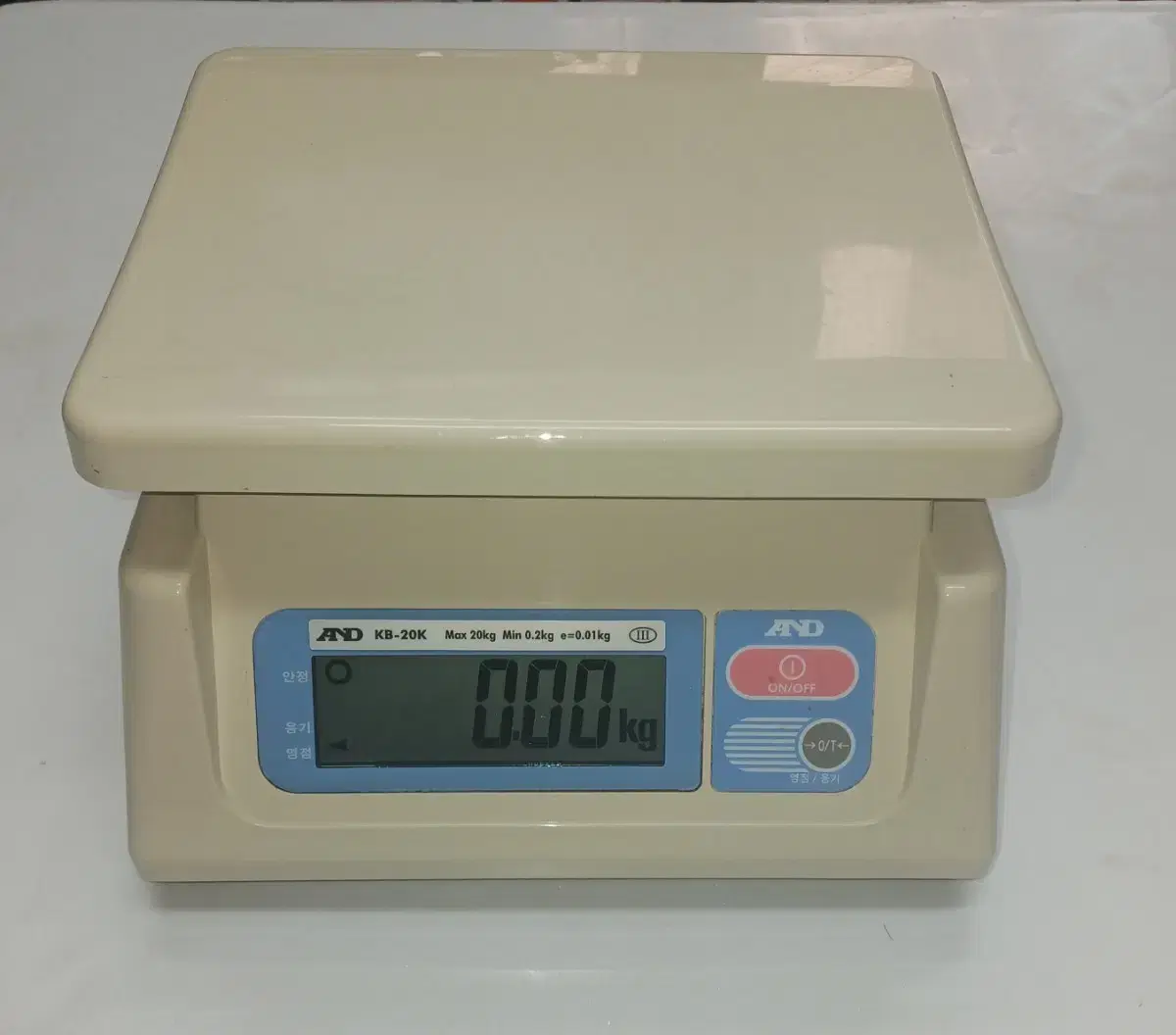 AND KB-20K 디지털 주방 계량 전자 저울(20kg/10g)